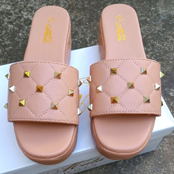 Ladies Platform Slides - Picture 1 of 4